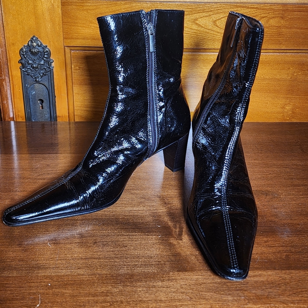 Aquatalia black pointy boots